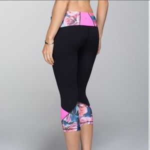 Lululemon Embody Crop - Secret Garden
